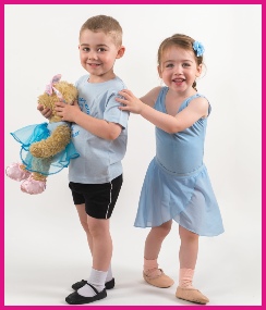 Preschool ballet dancers with Melody Bear